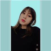 Soy profesora de inglés, graduada, además de tener un gran dominio en comunicación. Soy de Chiclayo, Perú